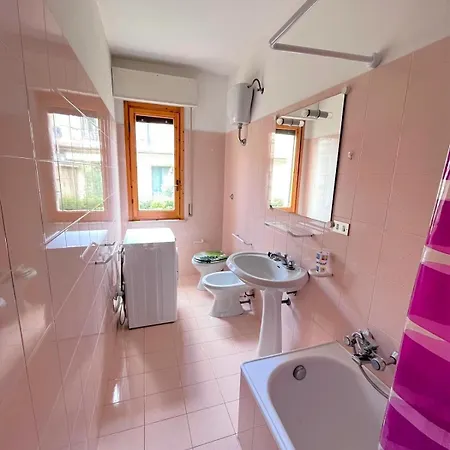 Giuly - Con Terrazzo In Centro A Sirolo