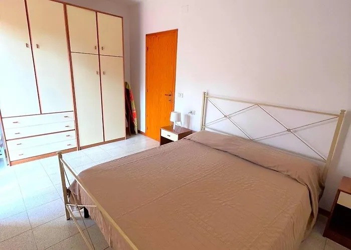 Giuly - Con Terrazzo In Centro A Appartamento Sirolo
